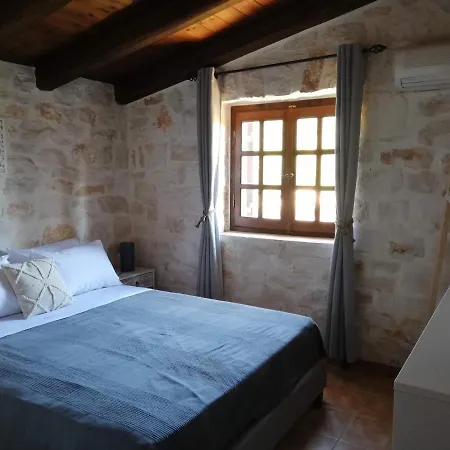 Leia B&B Kalamákion